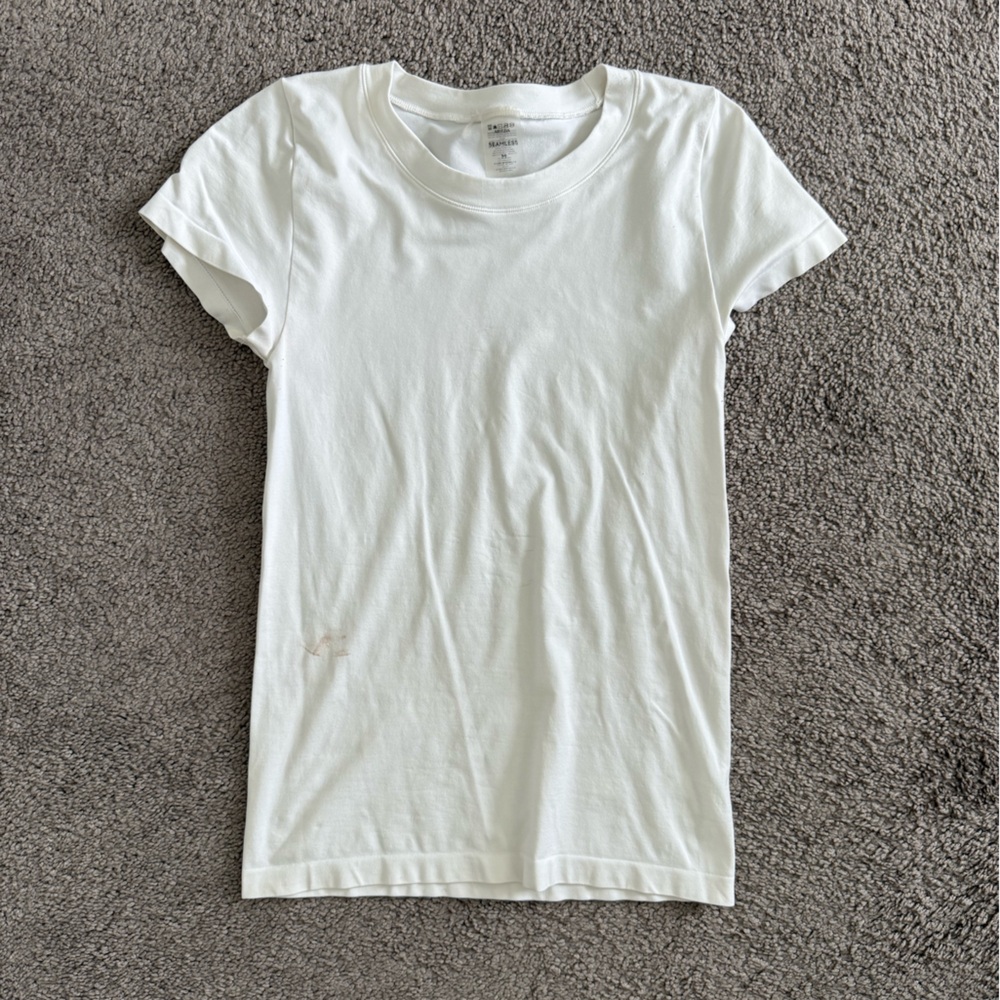 Aritzia White Short Sleeve Tee